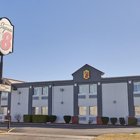 Super 8 By Wyndham Wichita Airport West Kellogg Motel Exterior photo